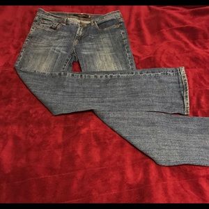 ✨ Vertigo Paris Women’s Bootcut Jeans – Size 6 – EUC